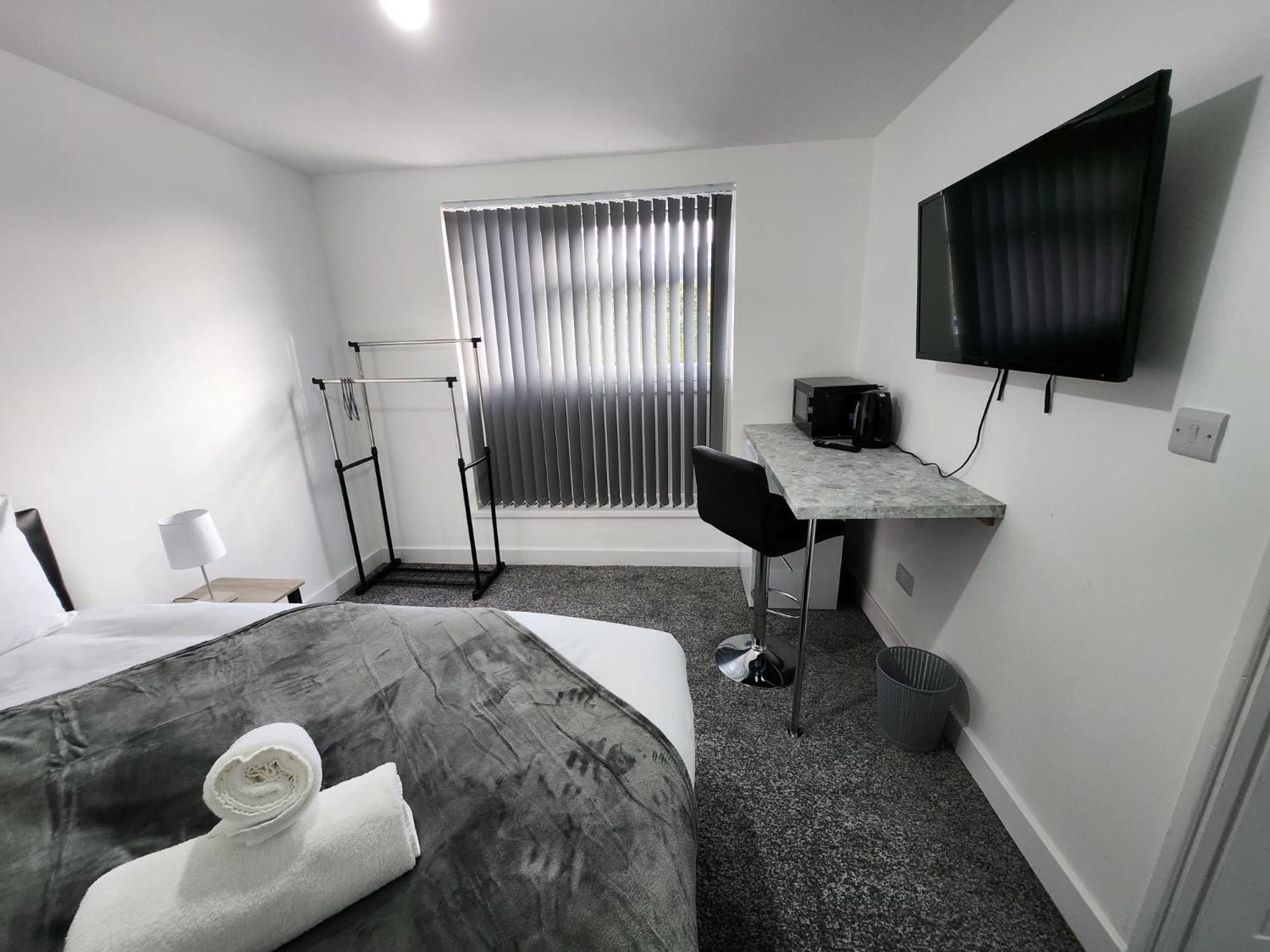 4 Bedroom 2 Bathroom Shared House - Near Bhx And Nec Birmingham Exterior foto